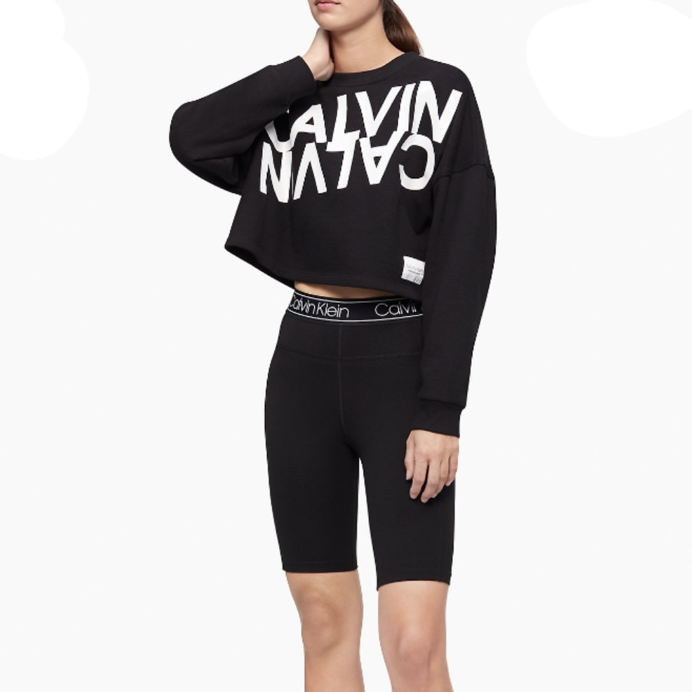 Cropped Calvin Klein Sweatshirt